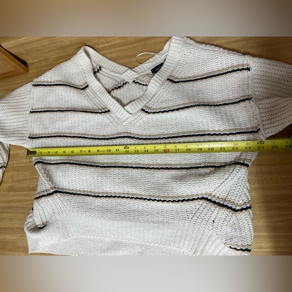 Rue21 V-neck long sleeve cropped high low striped sweater women’s M Rue21 Rue21 - Picture 11 of 13